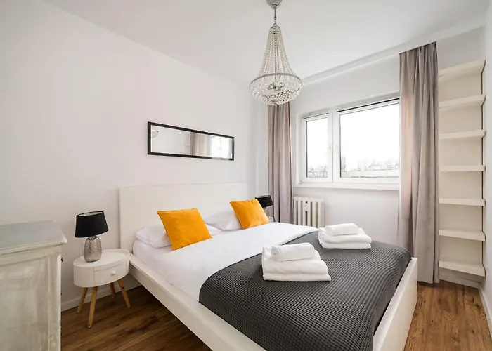 Elblaska Deluxe By Bookinghost *