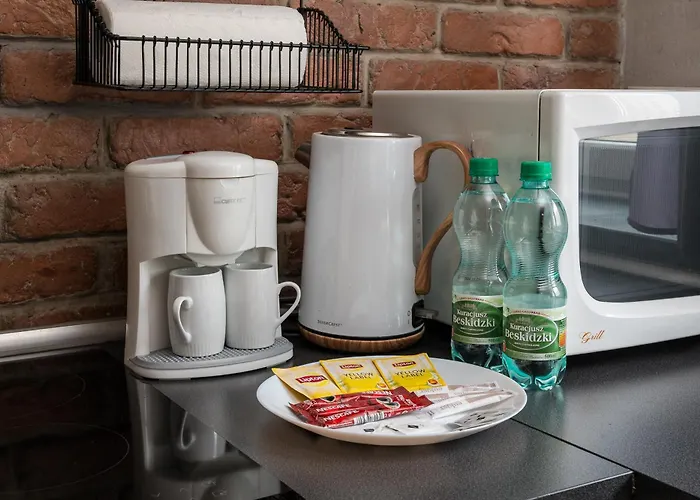 Elblaska Deluxe By Bookinghost *